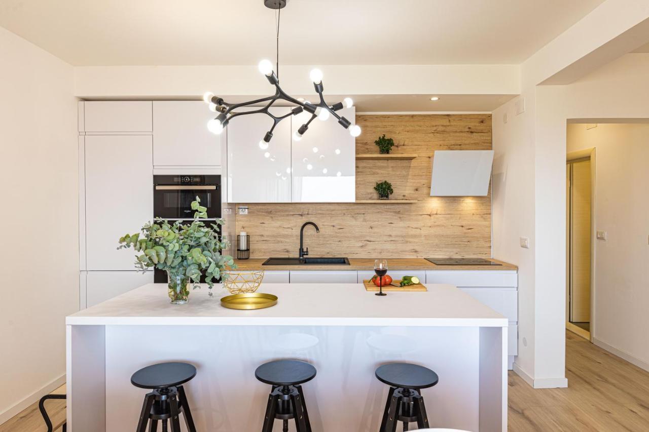 Apartmani Ana Kaštela المظهر الخارجي الصورة