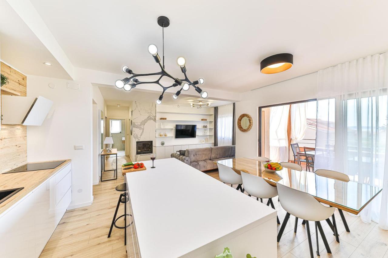 Apartmani Ana Kaštela المظهر الخارجي الصورة