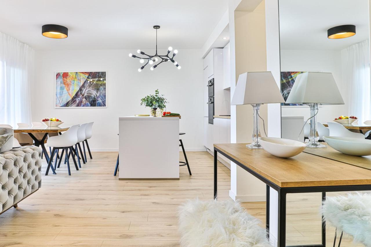 Apartmani Ana Kaštela المظهر الخارجي الصورة