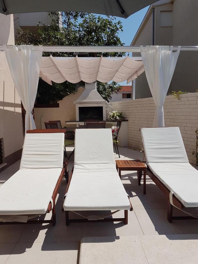 Apartmani Ana Kaštela المظهر الخارجي الصورة