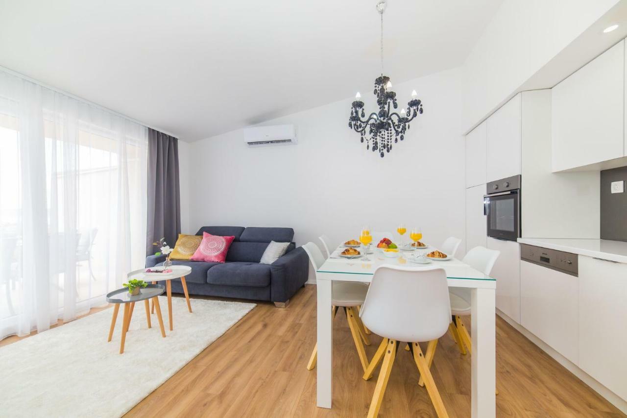 Apartmani Ana Kaštela المظهر الخارجي الصورة