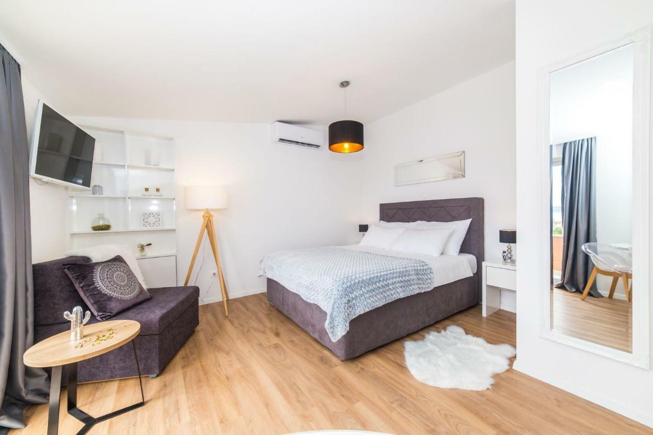 Apartmani Ana Kaštela المظهر الخارجي الصورة
