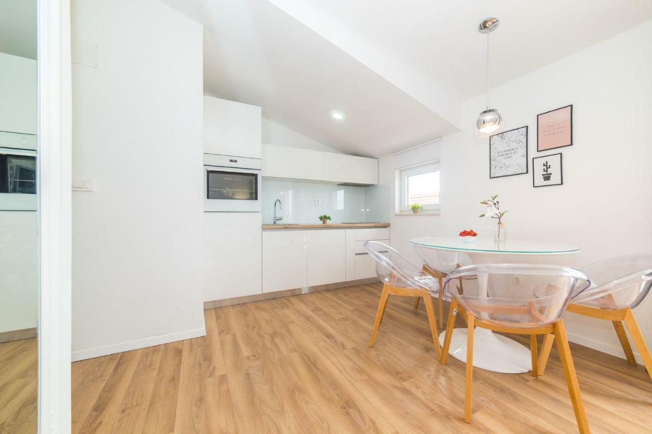 Apartmani Ana Kaštela المظهر الخارجي الصورة
